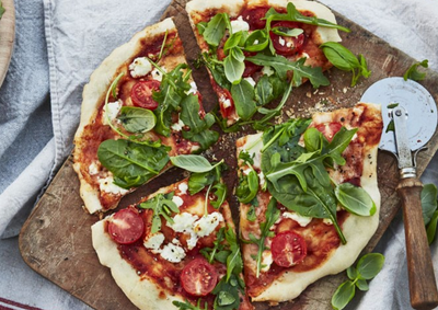 GOAT’S CHEESE AND SPINACH BBQ PIZZA
