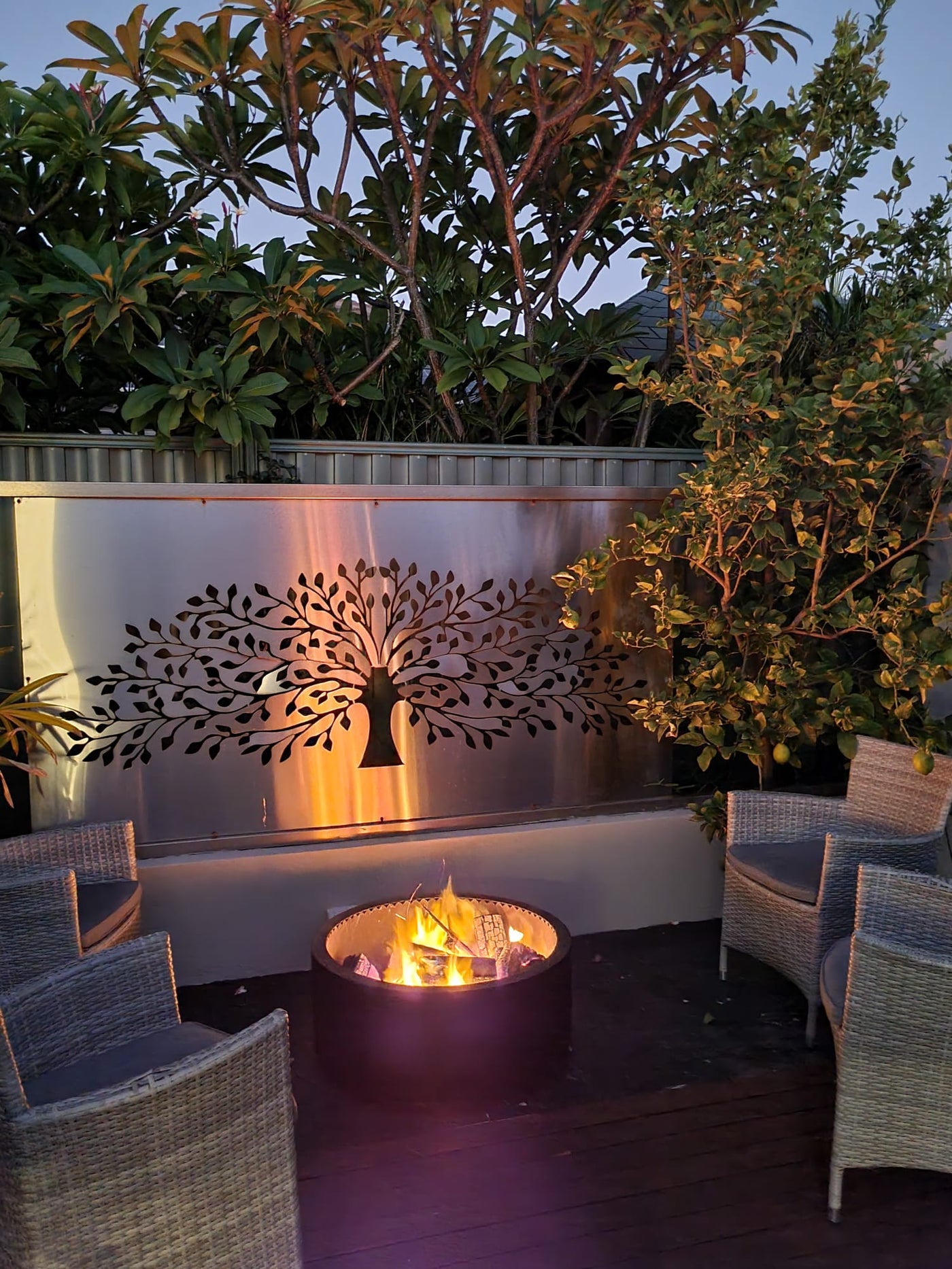 Smoke-less circular firepit