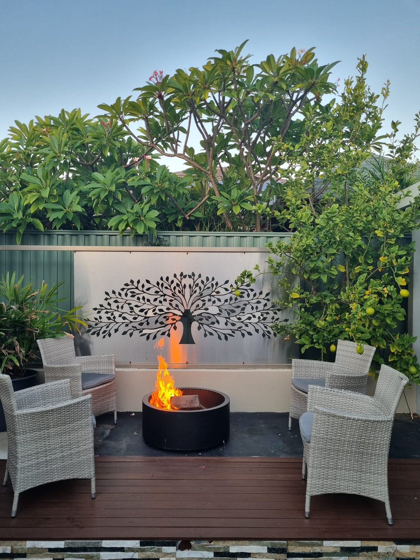 Smoke-less circular firepit